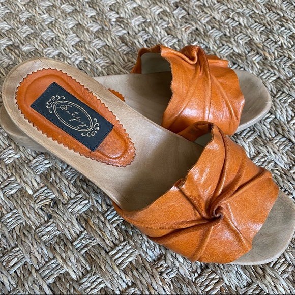 (Sold) SALPY Handmade Leather Wood Sandal Slide Anna in Burnt Orange with Studs - Picture 12 of 12